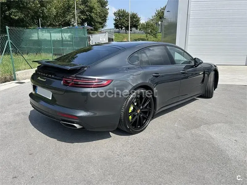 Usado Porsche Panamera 4 E-Hybrid 462 CV (339 kW) 2017 Gris / plata Utilitario