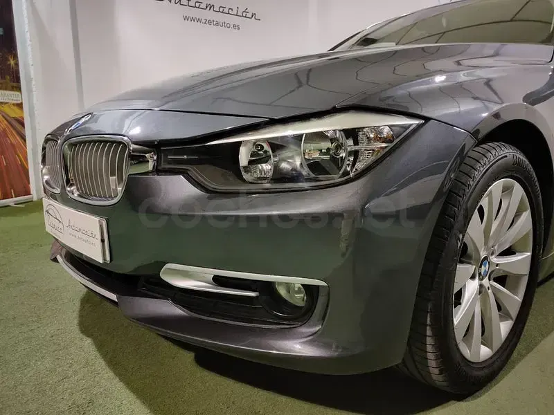 Usado BMW 320 Comfort Edition 184 CV (135 kW) 2013 Gris / plata Familiar
