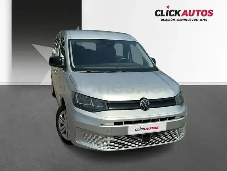 Usado VW Caddy 102 CV (75 kW) 2025 Gris / plata Monovolumen