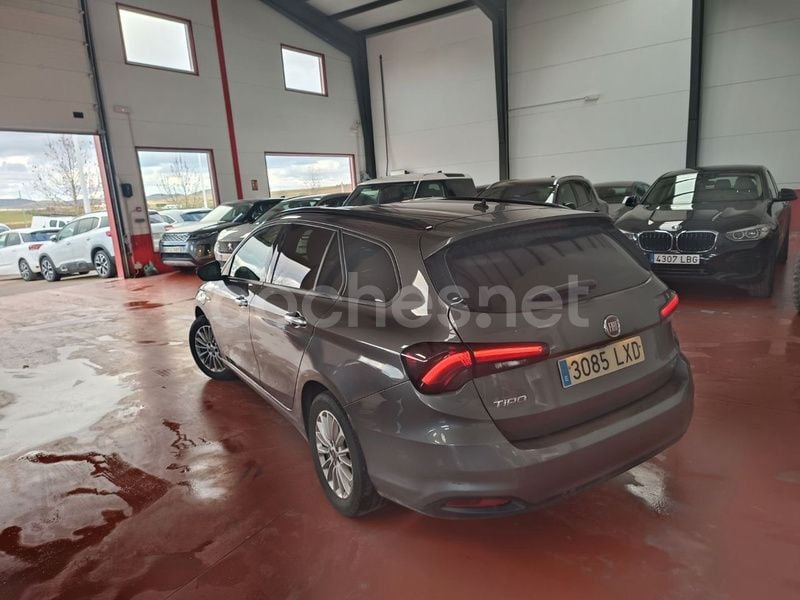 Usado Fiat Tipo 95 CV (69 kW) 2022 Gris Familiar