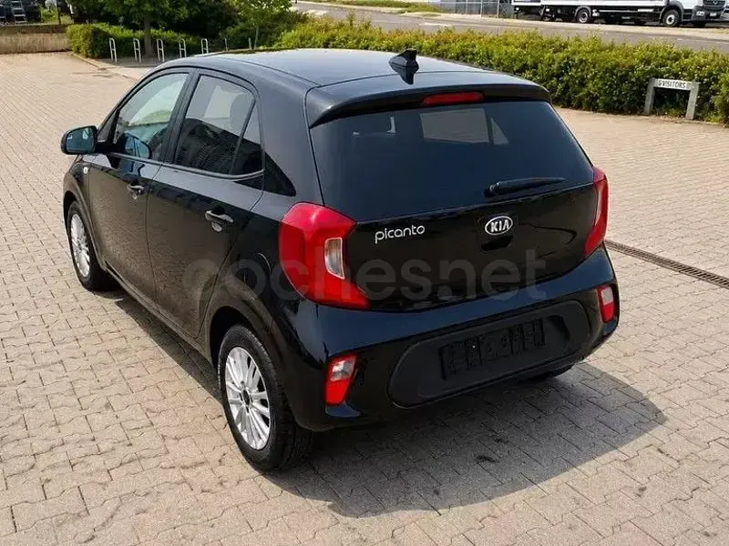 Usado Kia Picanto X-Line 100 CV (73 kW) 2023 Negro Utilitario