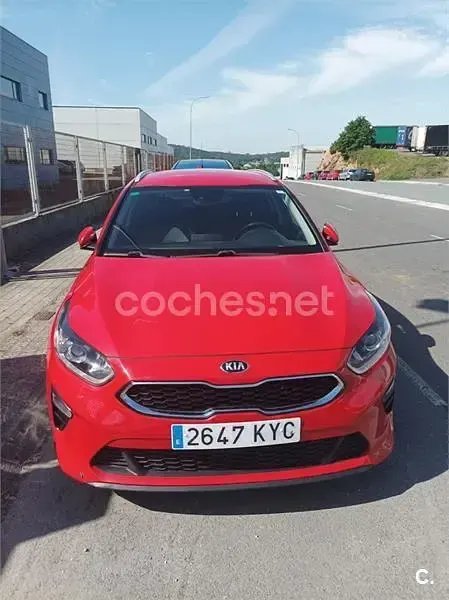 Usado Kia Ceed GT GT-Line 136 CV (100 kW) 2019 Rojo Familiar