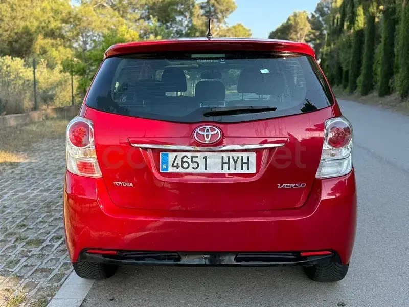 Usado Toyota Verso Advance 112 CV (82 kW) 2014 Granate Monovolumen