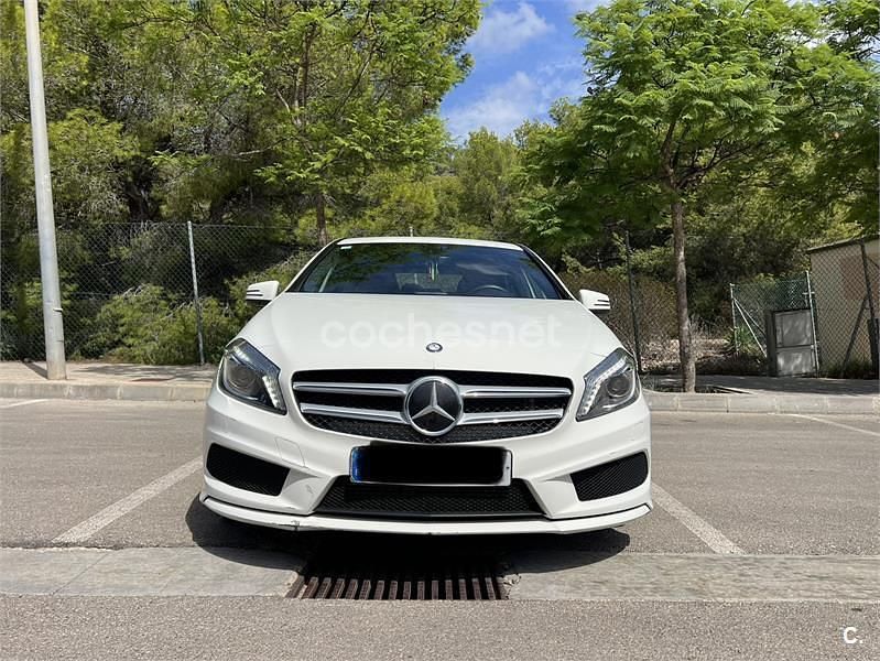 Usado Mercedes A180 AMG line 109 CV (80 kW) 2013 Blanco Berlina