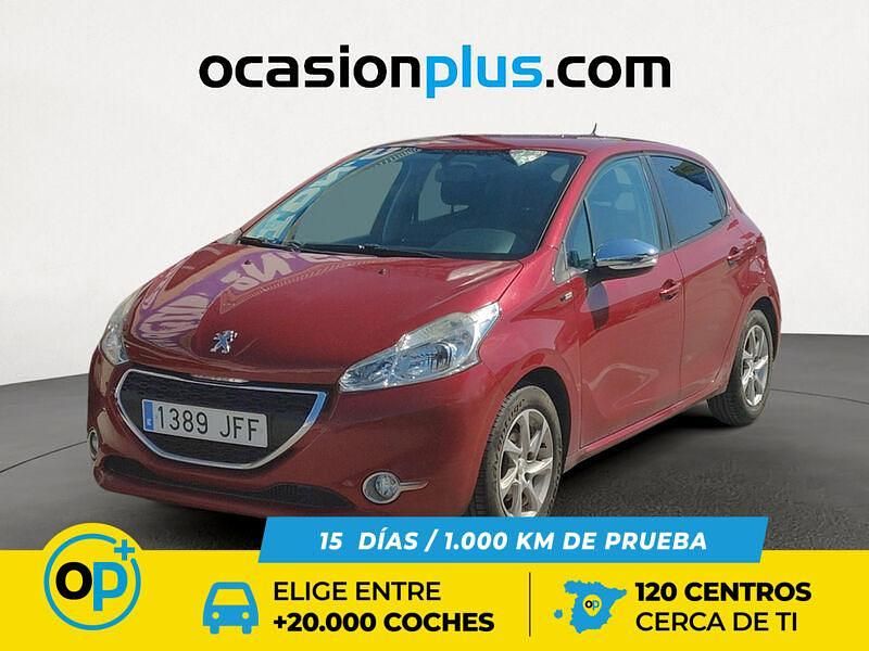 Usado Peugeot 208 Style 82 CV (60 kW) 2015 Rojo Utilitario