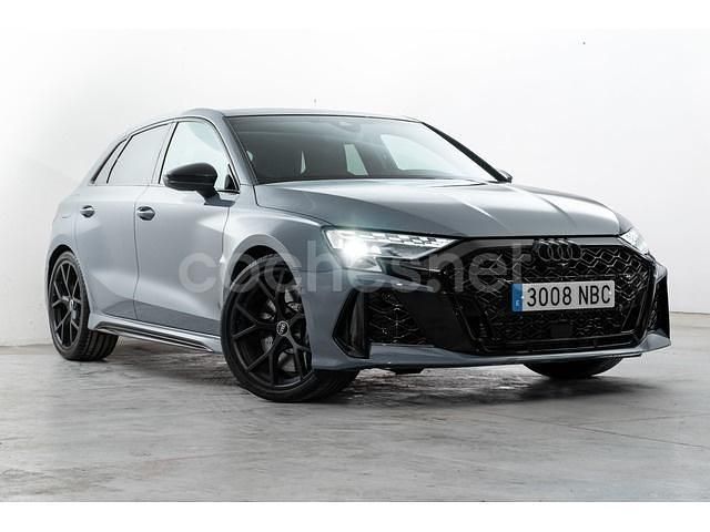 Gris / plata Usado 2025 Audi RS3 Ambiente Berlina | 72.200 € (Buen precio) - Imagen 1/4