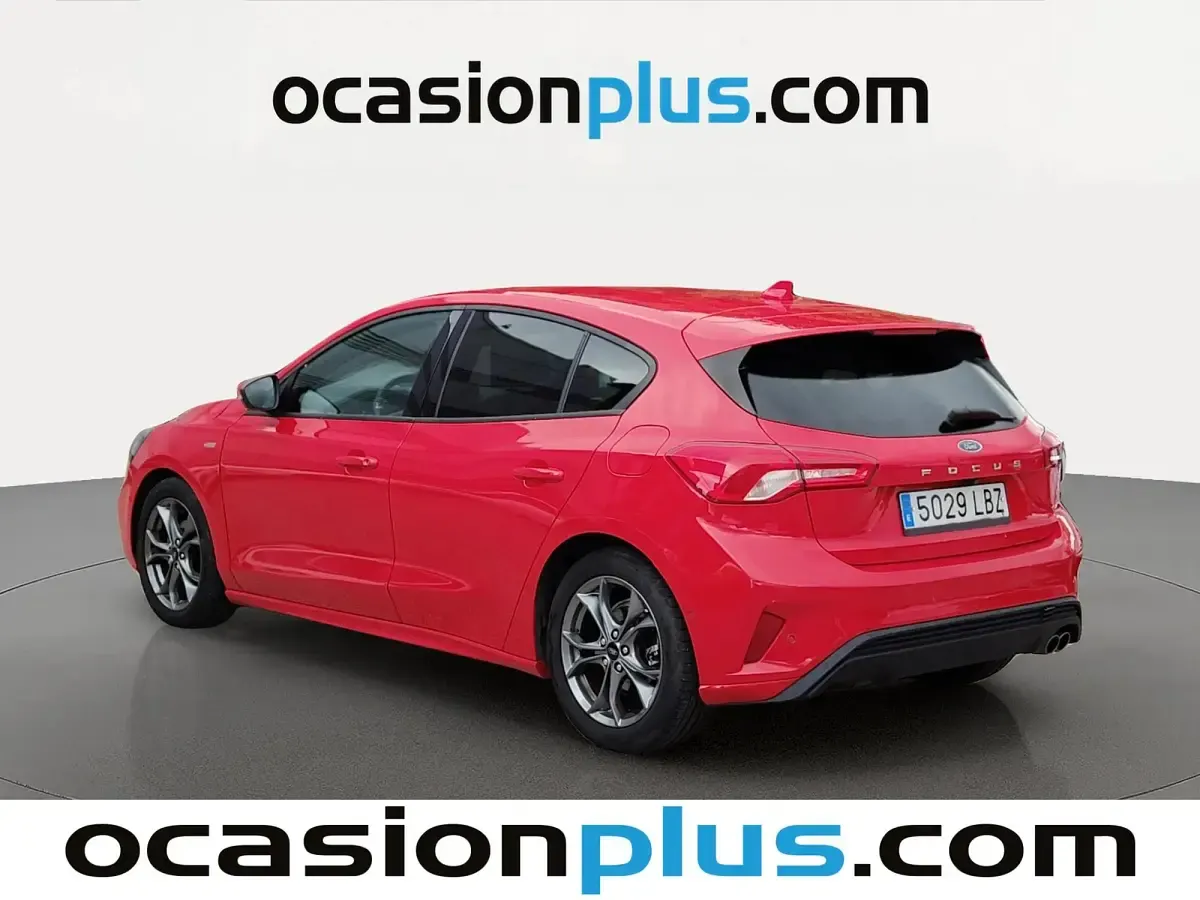 Usado Ford Focus ST-Line 125 CV (91 kW) 2019 Rojo Utilitario