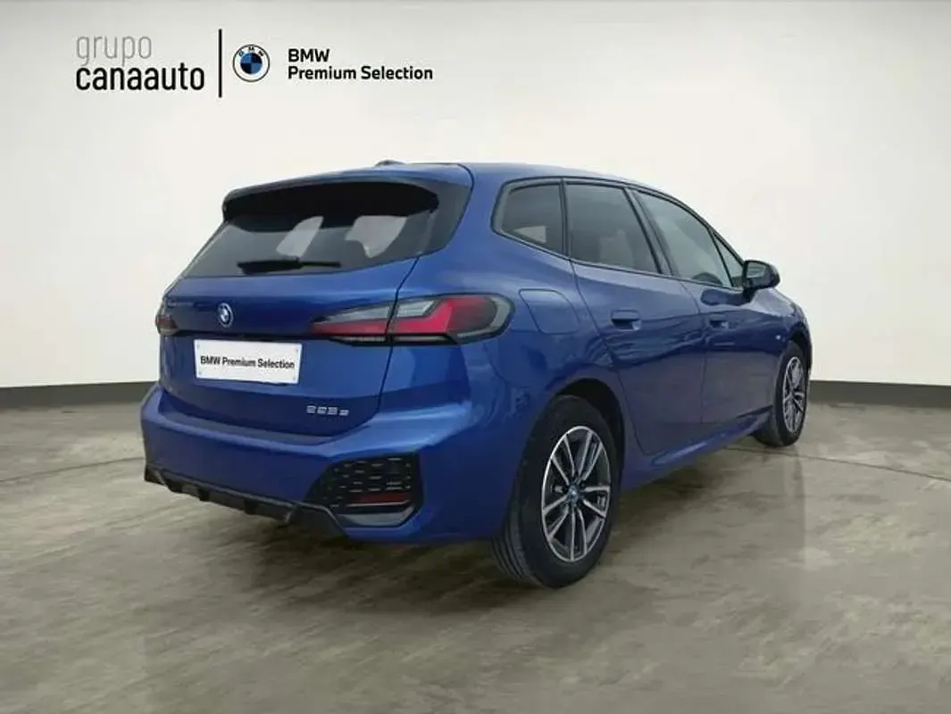 Usado BMW 225 Comfort Edition 245 CV (180 kW) 2024 Azul Monovolumen