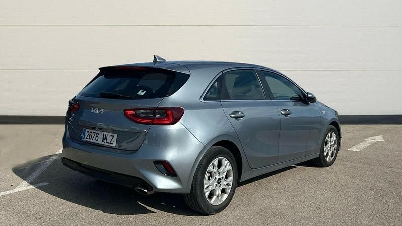 Usado Kia Ceed 100 CV (73 kW) 2023 Gris Utilitario