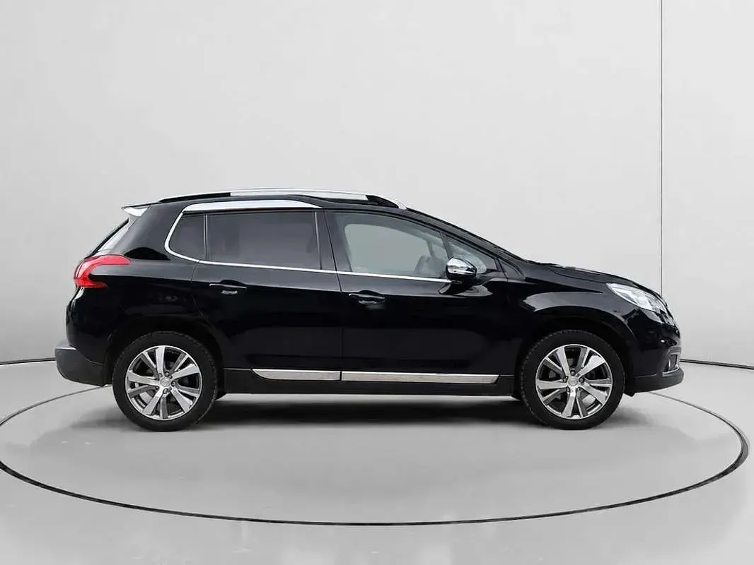 Usado Peugeot 2008 Allure 131 CV (96 kW) 2016 Negro SUV