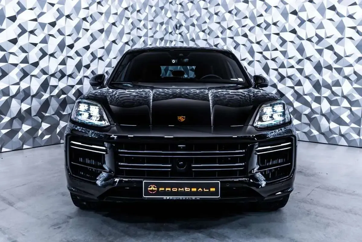 Usado Porsche Cayenne Turbo E-Hybrid 740 CV (544 kW) 2024 Negro SUV