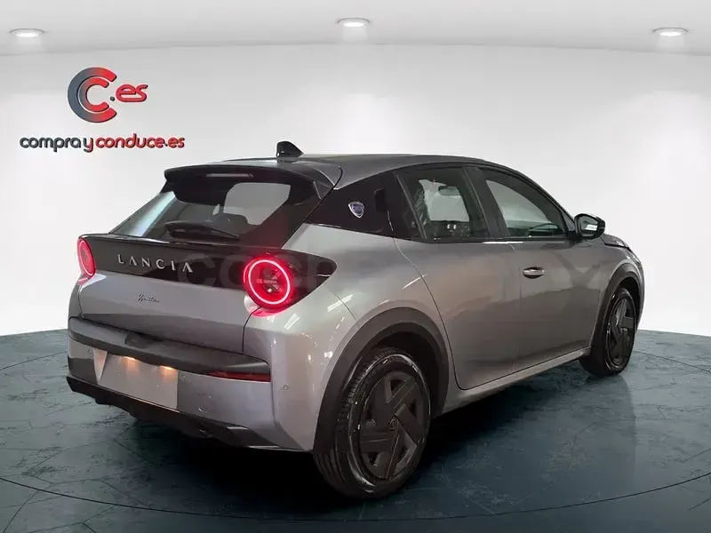 Nuevo Lancia Ypsilon 110 CV (80 kW) 2025 Gris / plata Utilitario