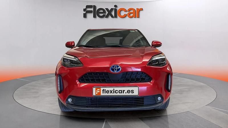 Usado Toyota Yaris Hybrid Active 116 CV (85 kW) 2024 Rojo