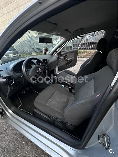 Usado Seat Ibiza 100 CV (73 kW) 2006 Gris / plata Utilitario