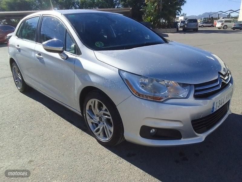 Usado Citroën C4 90 CV (66 kW) 2014 Plateado Berlina