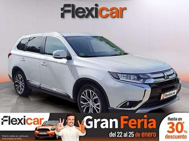 Blanco Usado 2019 Mitsubishi Outlander Motion SUV | 14.490 € (Buen precio) - Imagen 1/4