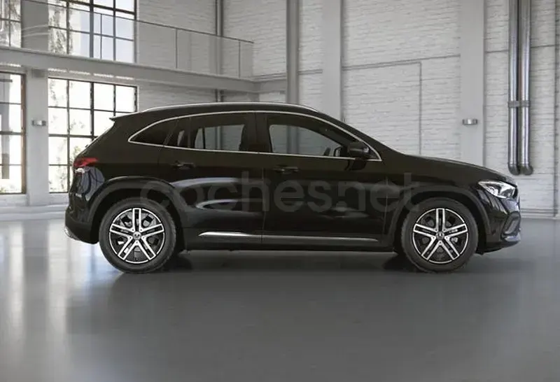 Usado Mercedes GLA180 Progressive 136 CV (100 kW) 2022 Nachtschwarz  unilack SUV
