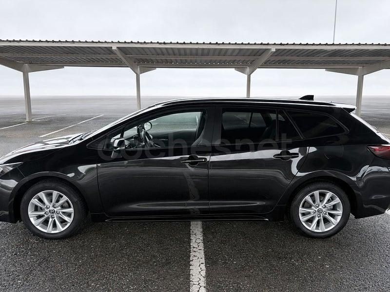 Usado Toyota Corolla Active 140 CV (102 kW) 2023 Negro Familiar