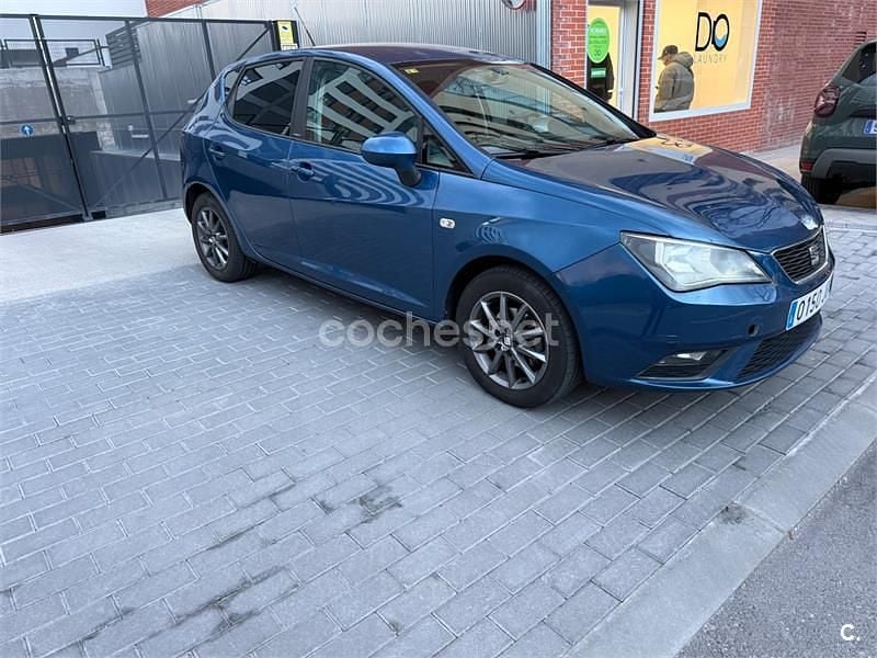 Usado Seat Ibiza I-Tech 90 CV (66 kW) 2015 Azul Berlina