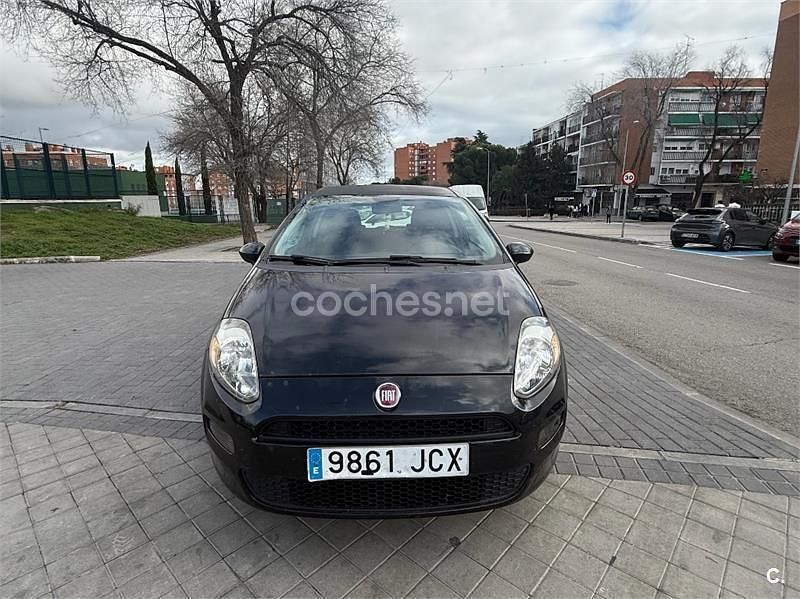 Usado Fiat Punto Pop 69 CV (50 kW) 2015 Negro Berlina