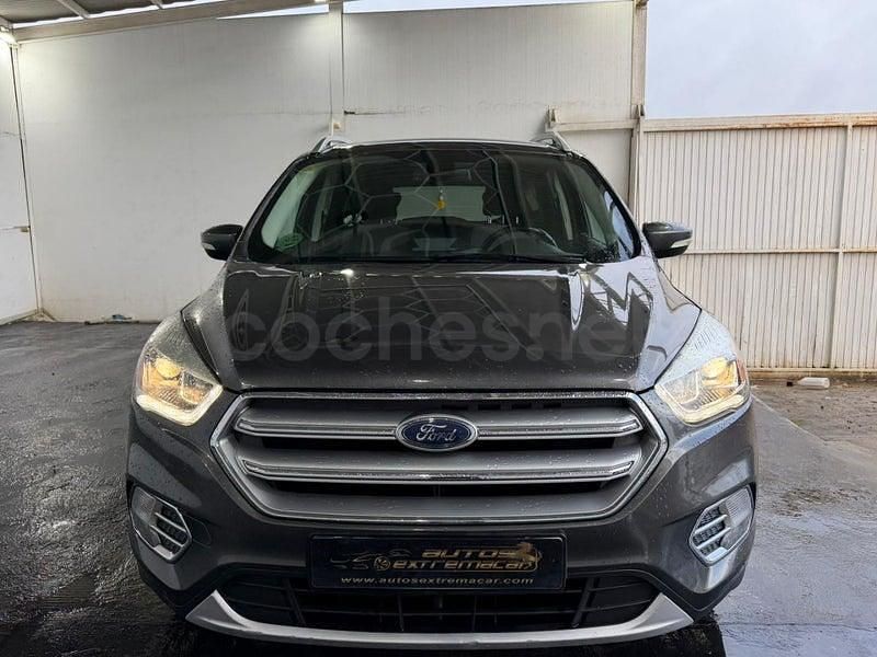 Usado Ford Kuga ST-Line 120 CV (88 kW) 2017 Gris / plata SUV