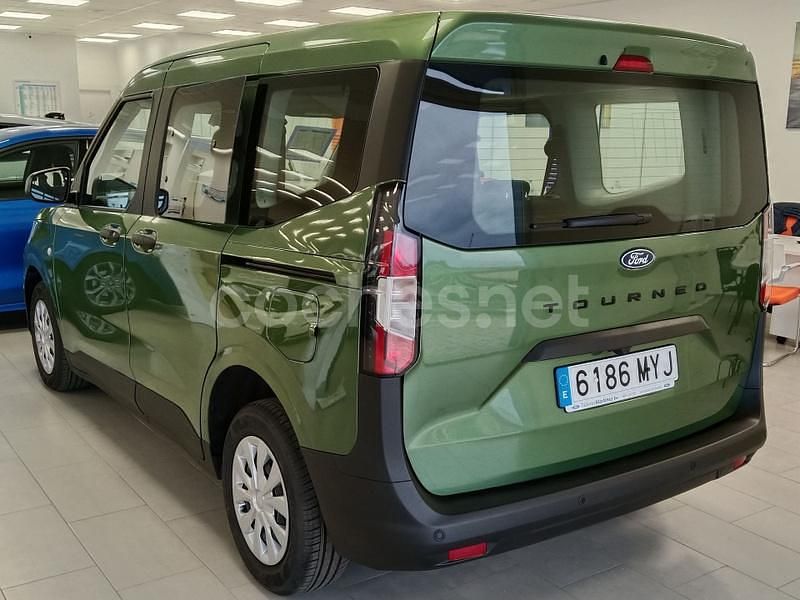 Usado Ford Tourneo Courier Trend 125 CV (91 kW) 2025 Verde Monovolumen