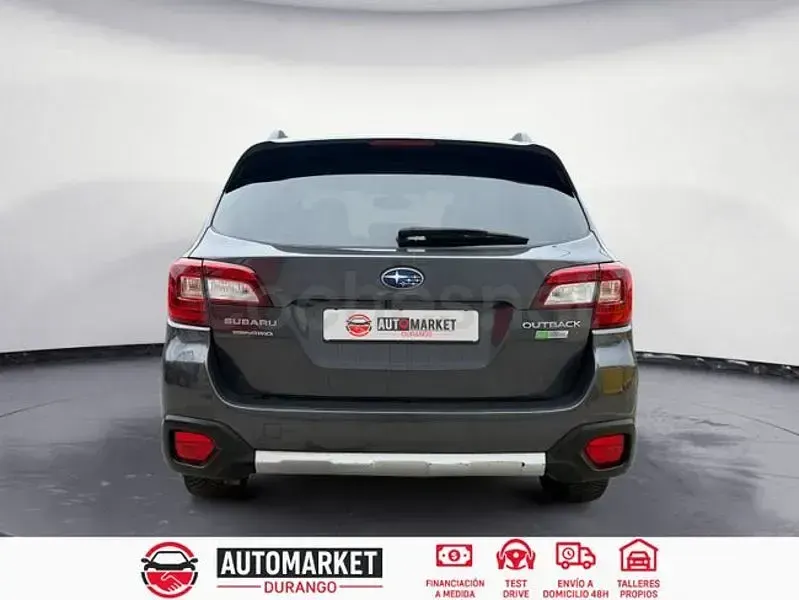 Usado Subaru Outback 175 CV (128 kW) 2020 Gris / plata Familiar