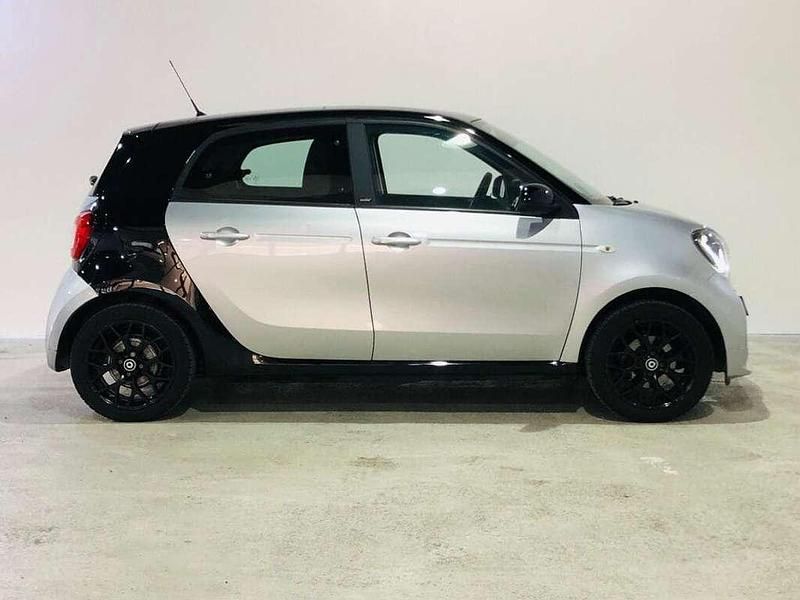 Usado Smart ForFour Passion 90 CV (66 kW) 2017 Gris Utilitario