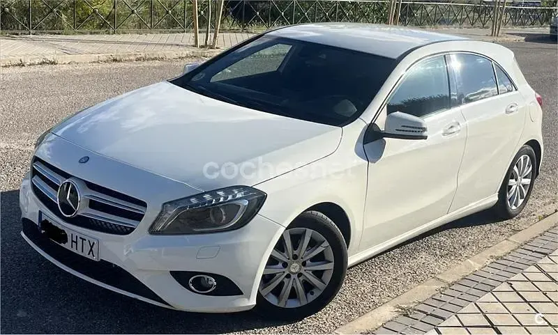 Usado Mercedes A180 Style 109 CV (80 kW) 2013 Blanco Berlina