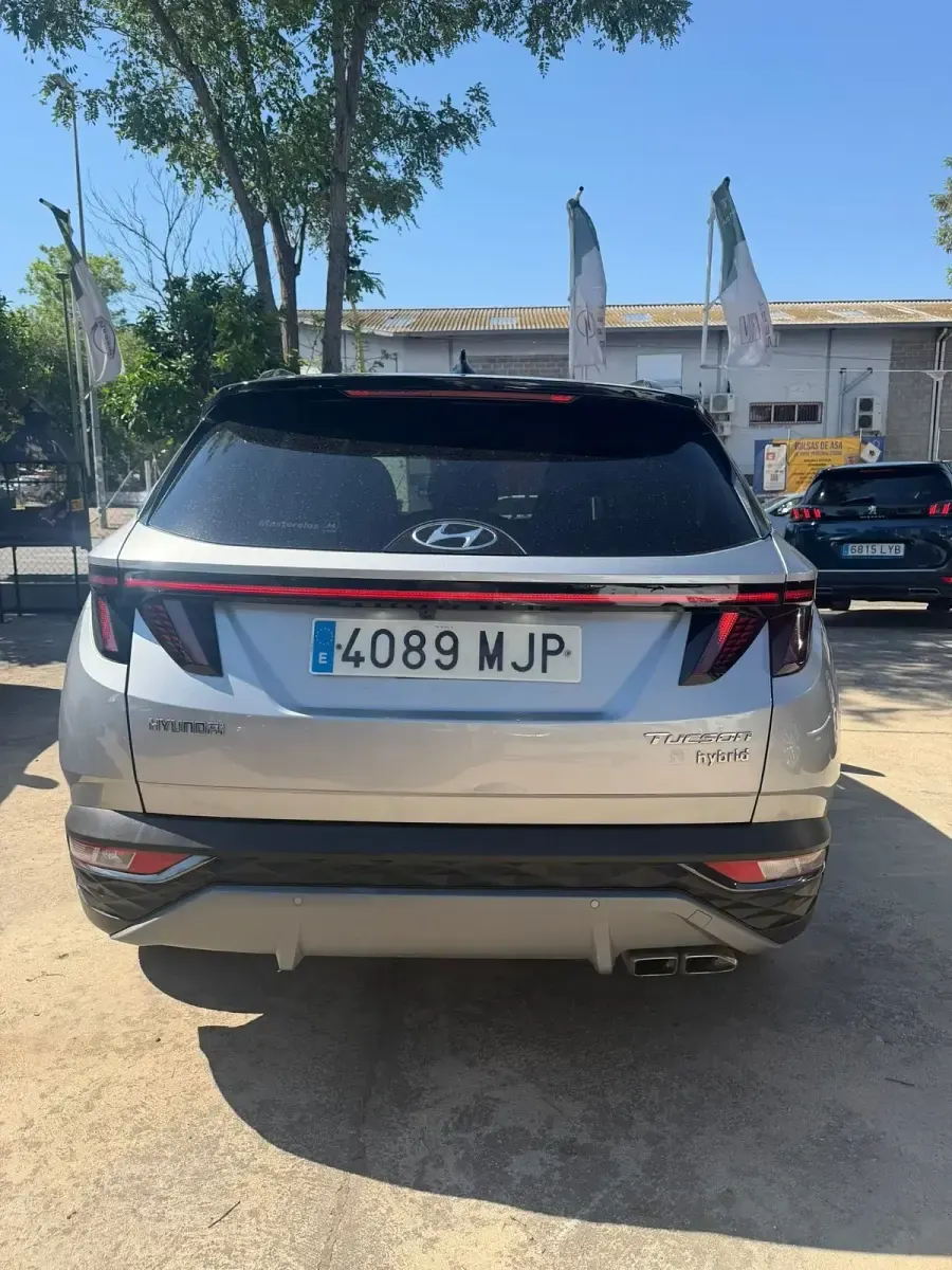 Usado Hyundai Tucson 136 CV (100 kW) 2023 Gris SUV