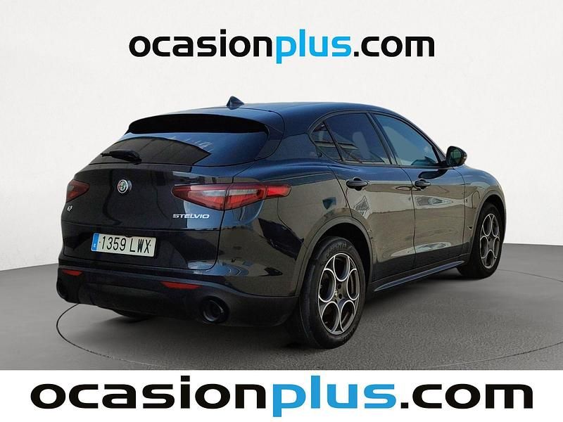 Usado Alfa Romeo Stelvio Sprint 190 CV (139 kW) 2022 Negro SUV