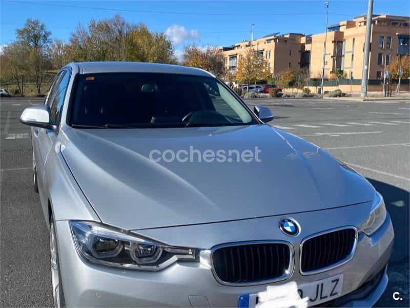 Gris / plata Usado 2016 BMW 318 Berlina | 13.900 € (Precio justo) - Imagen 1/4