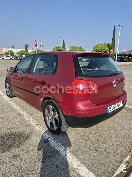 Usado VW Golf IV Sportline 105 CV (77 kW) 2005 Granate Berlina
