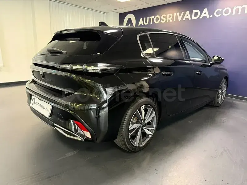 Usado Peugeot 308 Allure 130 CV (95 kW) 2022 Negro Berlina