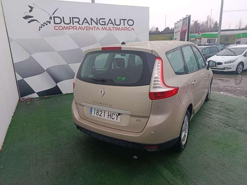 Usado Renault Grand Scénic III Dynamique 110 CV (80 kW) 2011 Gris / plata Monovolumen