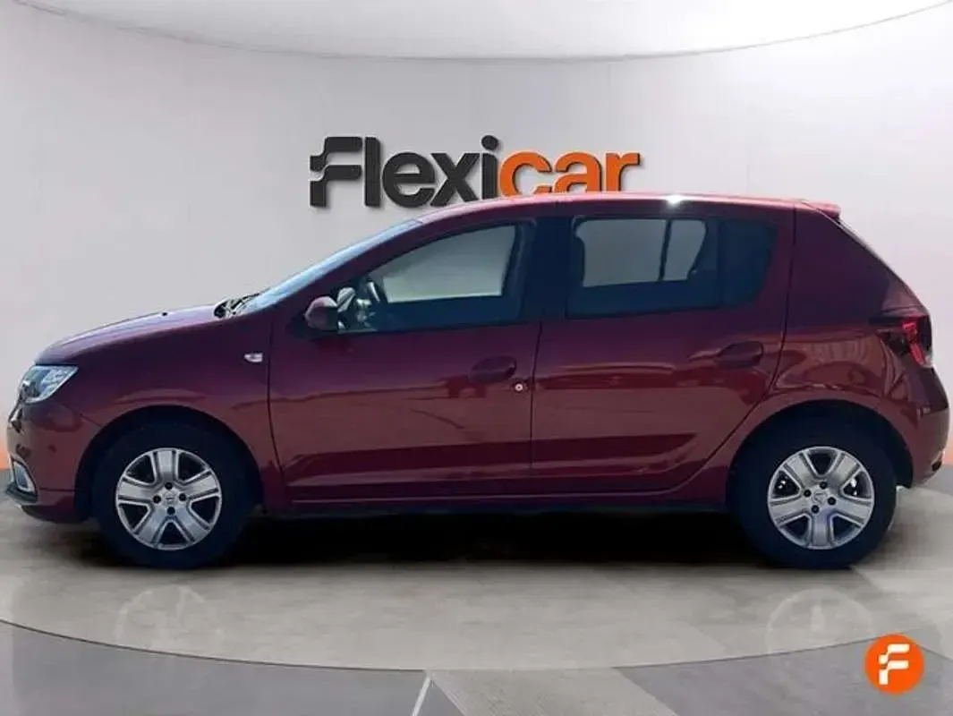 Usado Dacia Sandero Comfort 101 CV (74 kW) 2020 Burdeos Utilitario