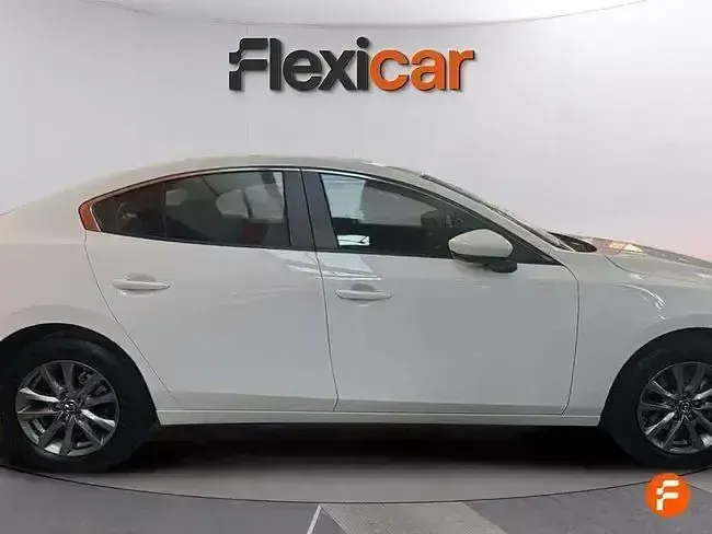 Używany Mazda 3 Prime-Line 140 KM (102 kW) 2025 Biały Sedan/Limuzyna