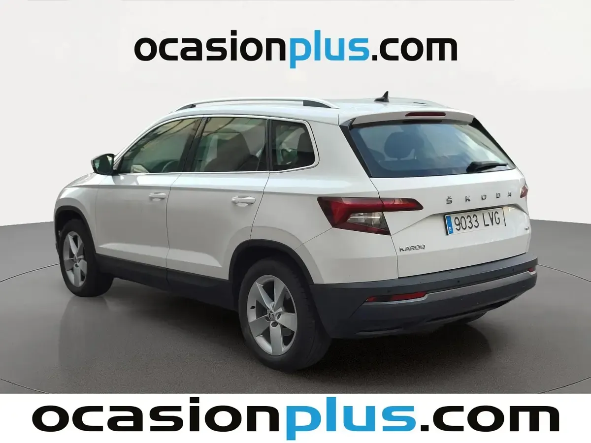 Usado Skoda Karoq Ambition 150 CV (110 kW) 2021 Blanco SUV