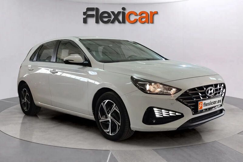 Blanco Usado 2021 Hyundai i30 Familiar | 14.990 € (Precio justo) - Imagen 1/4