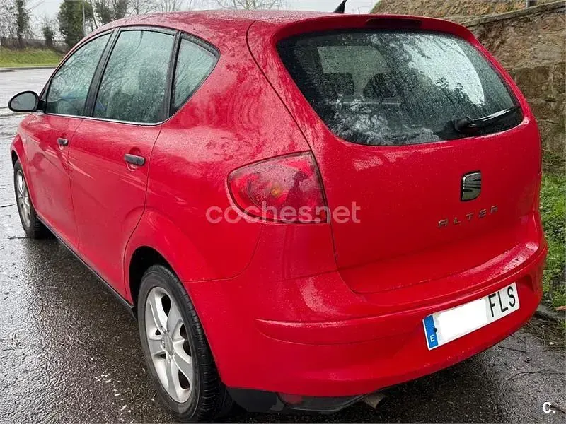 Usado Seat Altea Stylance 102 CV (75 kW) 2005 Rojo Monovolumen