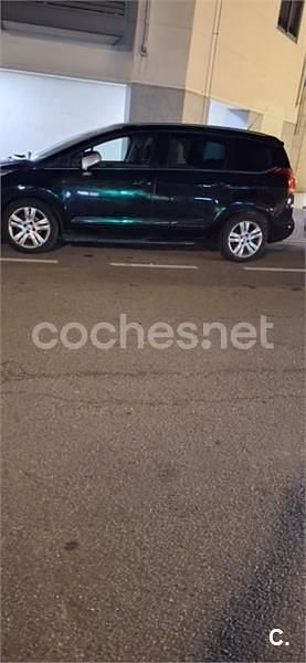 Usado Peugeot 5008 112 CV (82 kW) 2012 Negro Monovolumen