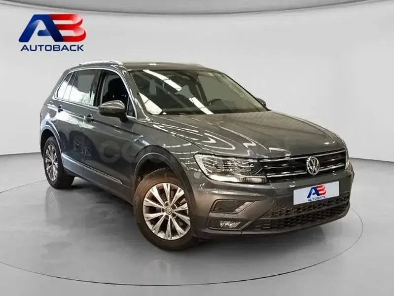 Usado VW Tiguan Life 150 CV (110 kW) 2020 Gris / plata SUV