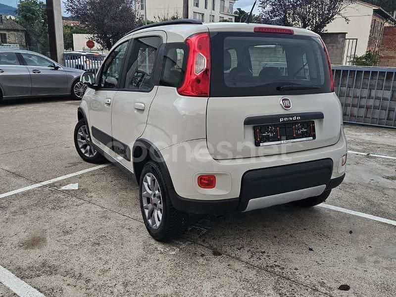 Usado Fiat Panda 4x4 85 CV (62 kW) 2017 Beige Utilitario
