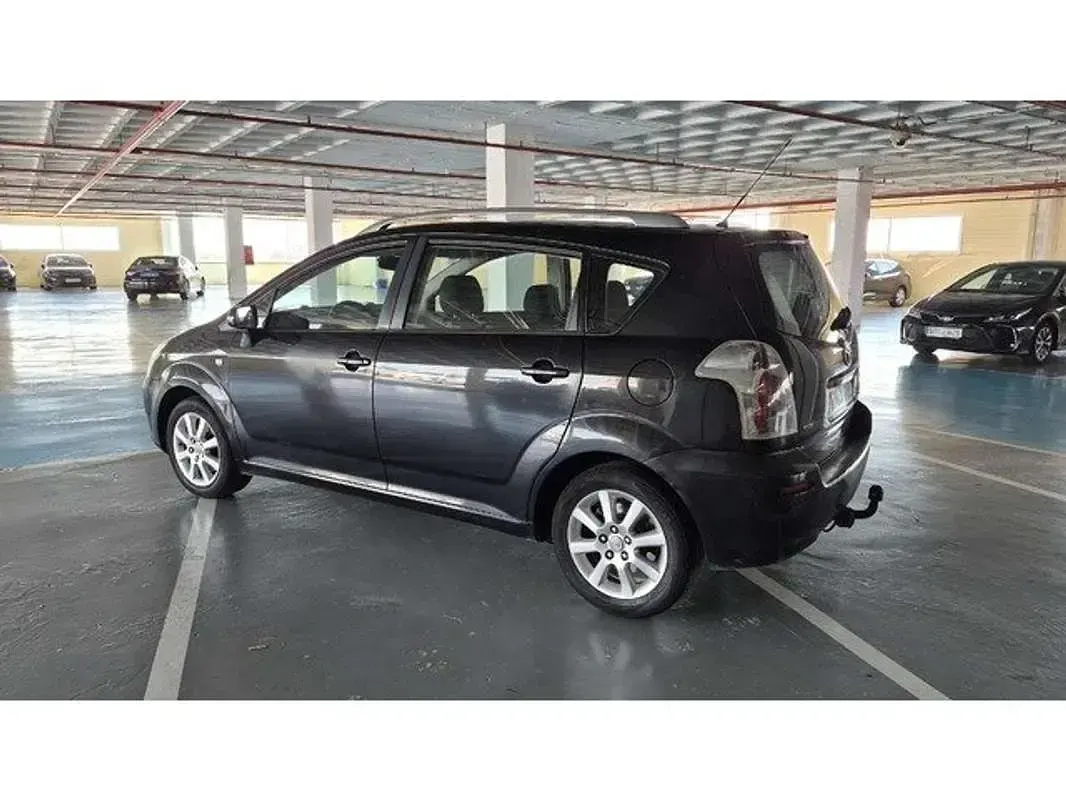 Usado Toyota Corolla Verso Luna 129 CV (94 kW) 2006 Negro Monovolumen