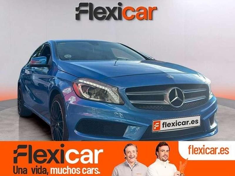 Usado Mercedes A180 Style 109 CV (80 kW) 2015 Azul Berlina