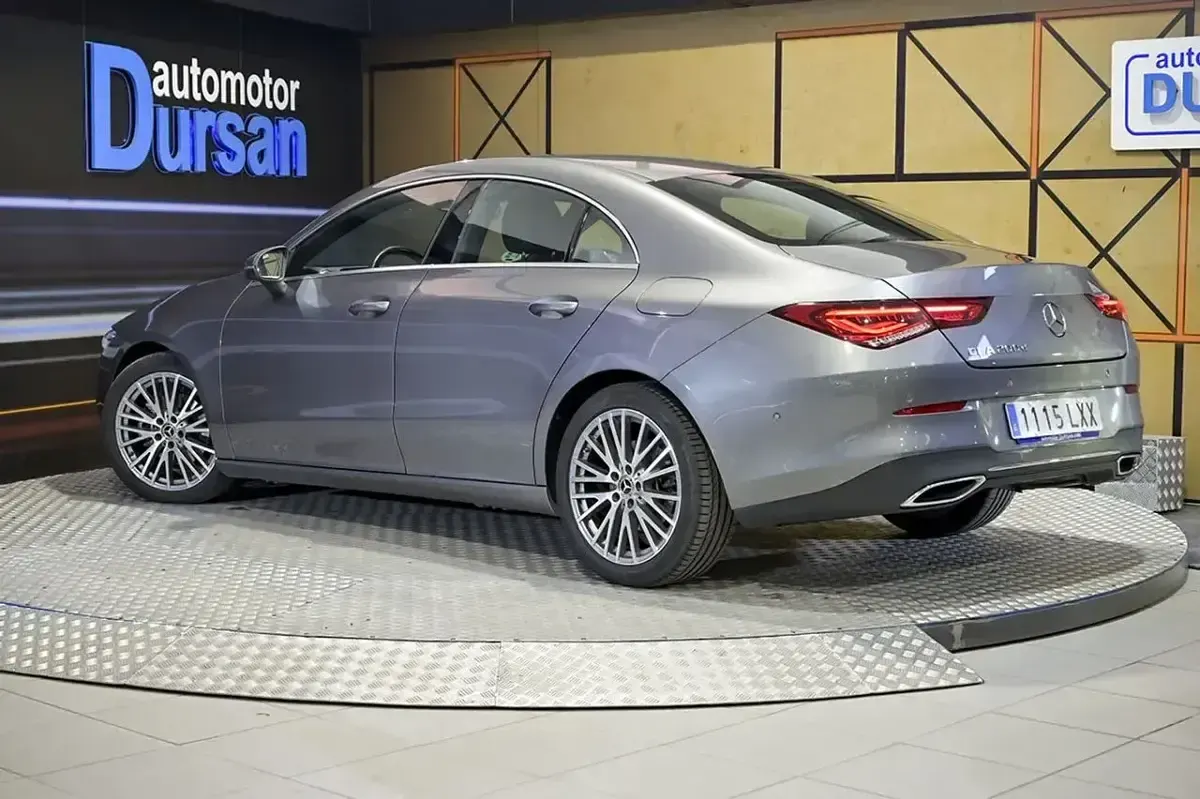 Usado Mercedes CLA200 150 CV (110 kW) 2022 Gris / plata Berlina