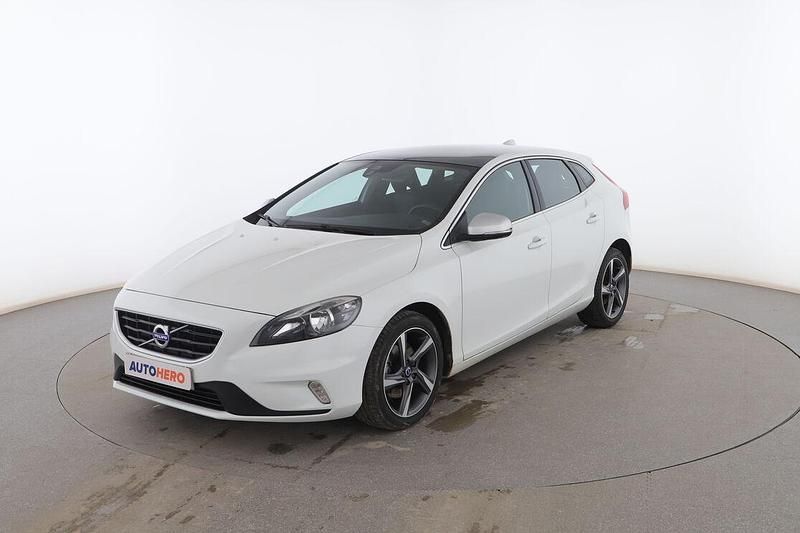 Blanco Usado 2016 Volvo V40 R-Design Momentum Utilitario | 16.699 € (Precio justo) - Imagen 1/3