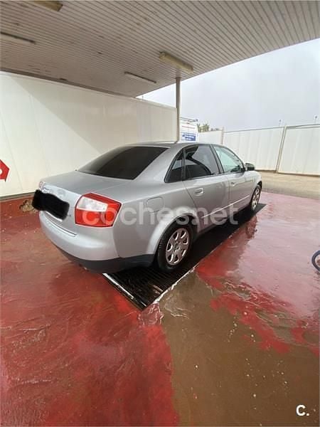 Usado Audi A4 150 CV (110 kW) 2002 Gris / plata Berlina