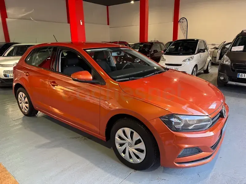 Usado VW Polo Advance 95 CV (69 kW) 2018 Naranja Utilitario