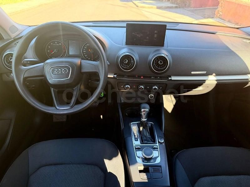 Usado Audi A3 116 CV (85 kW) 2019 Negro Berlina